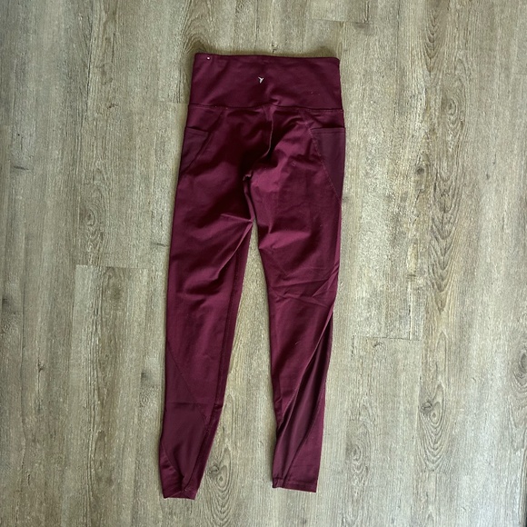 Old Navy Maroon Mesh Elevate Go-Dry Leggings - Picture 3 of 3